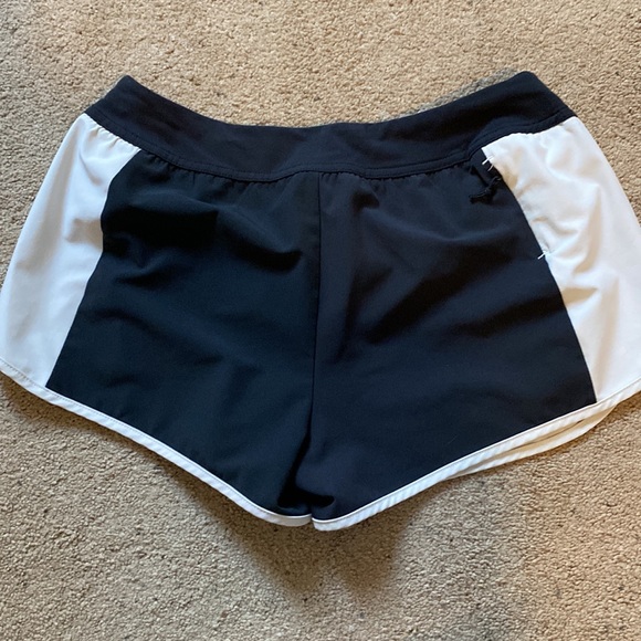 Women’s Reebok CrossFit Shorts - Picture 3 of 3